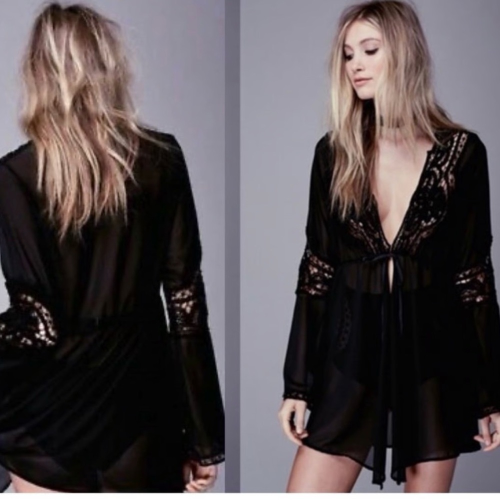 FOR LOVE & LEMONS Skivvies Black Annabelle Robe - Picture 2 of 5
